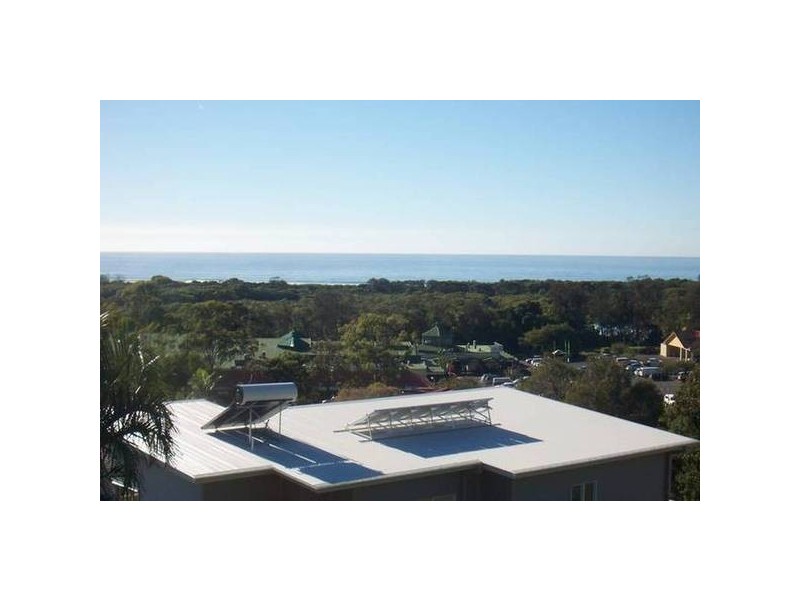 12 Jarrah, Ocean Shores NSW 2483