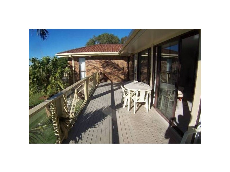12 Jarrah, Ocean Shores NSW 2483