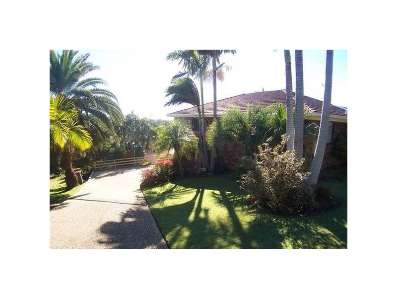 12 Jarrah, Ocean Shores NSW 2483