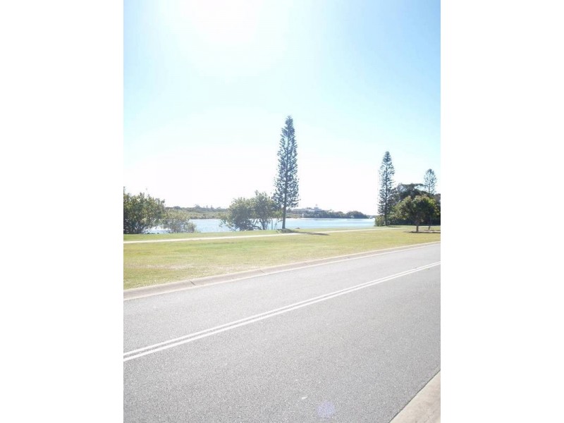 37 Fingal Rd, Fingal Head NSW 2487