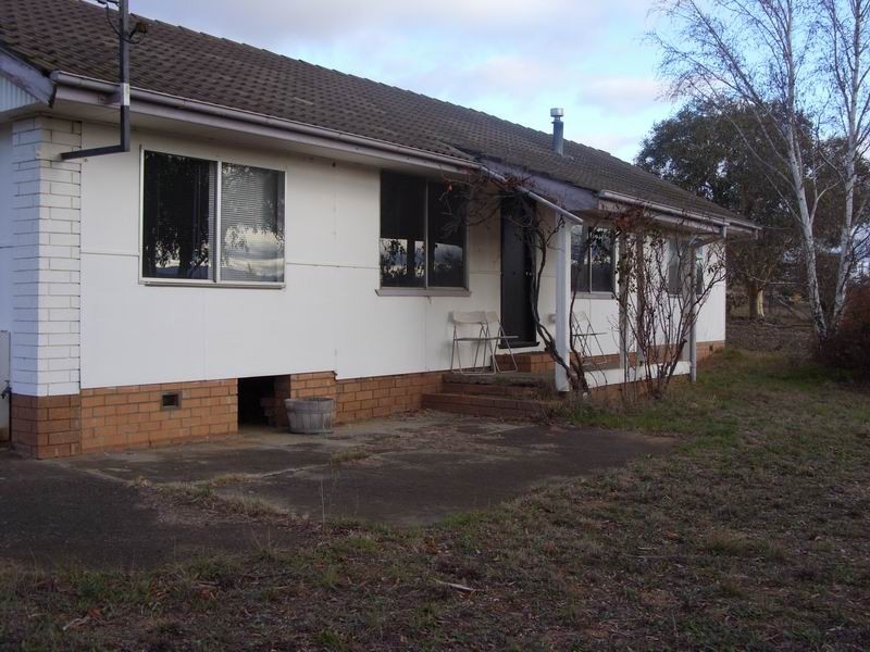 14 BRIERLEY ST, Dalgety NSW 2628