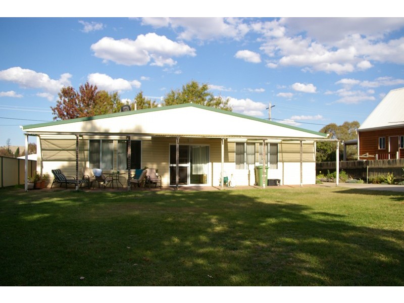 4 Hoskins Street, Berridale NSW 2628