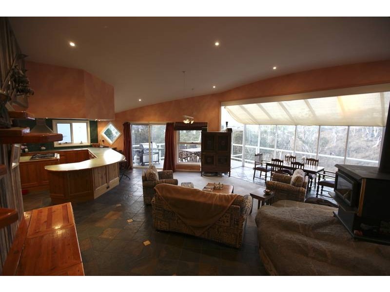 32 Candlebark Circuit, Jindabyne NSW 2627