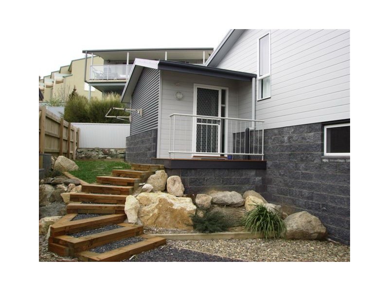 2/9 Reedys Cutting Road, Jindabyne NSW 2627