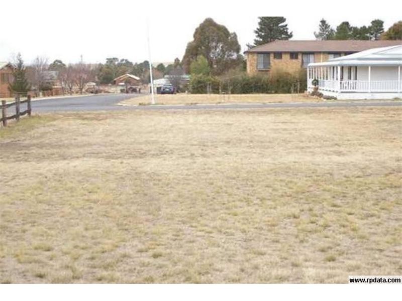 6 Roberts Street, Berridale NSW 2628