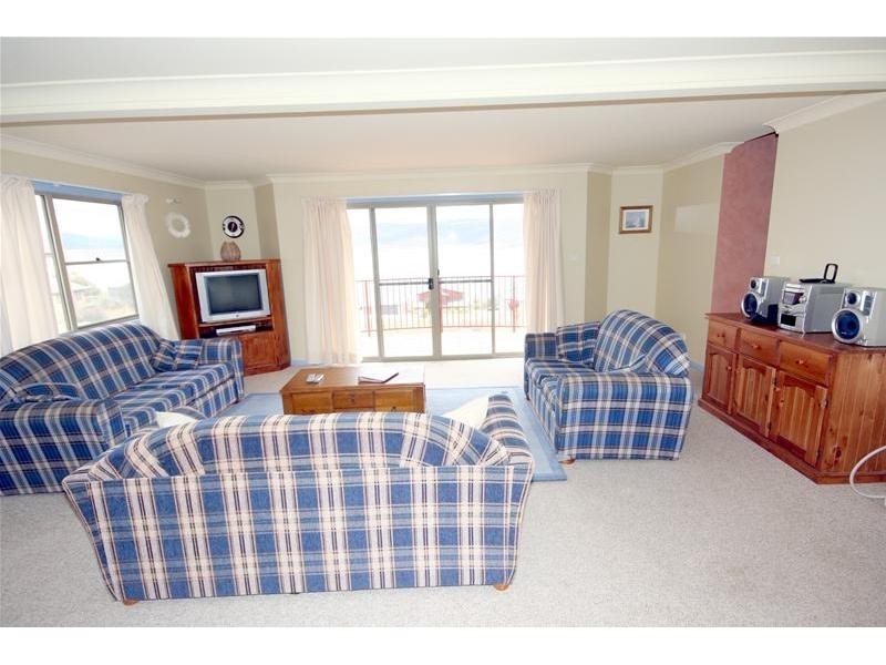 2/8 Adams Avenue, Jindabyne NSW 2627