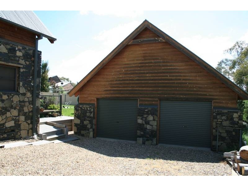 15 Mitchell Cct, Jindabyne NSW 2627