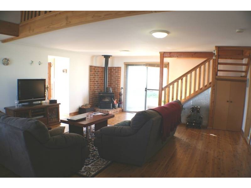 15 Mitchell Cct, Jindabyne NSW 2627