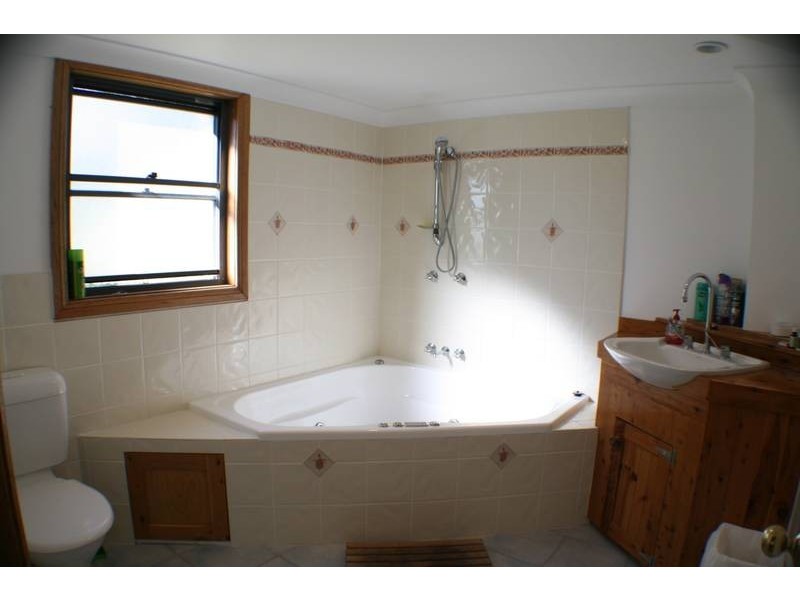 15 Mitchell Cct, Jindabyne NSW 2627