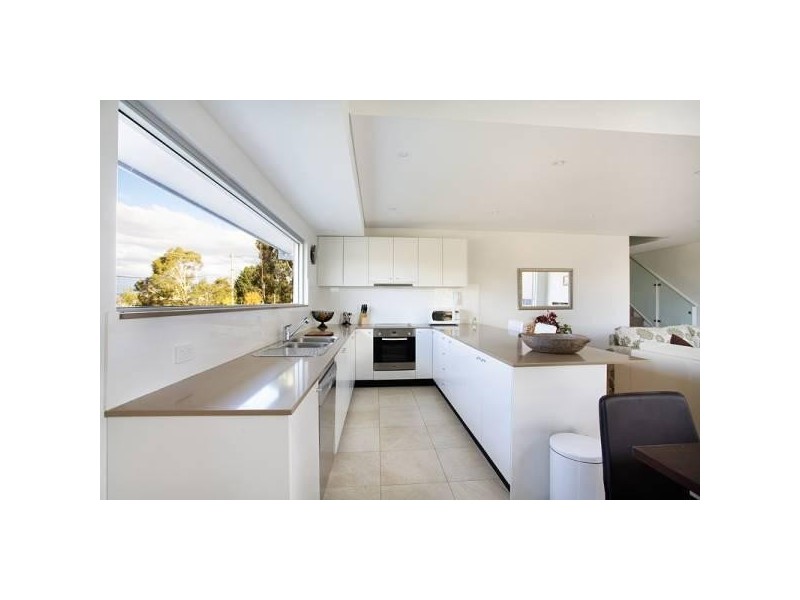 1/2 Cobbon Crescent, Jindabyne NSW 2627