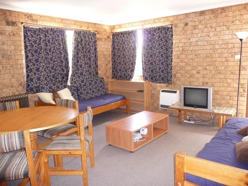 1/12 Cobbon Crescent, Jindabyne NSW 2627