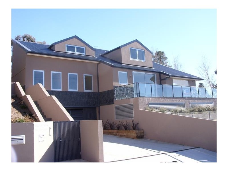 3/2 Cobbon Crescent, Jindabyne NSW 2627