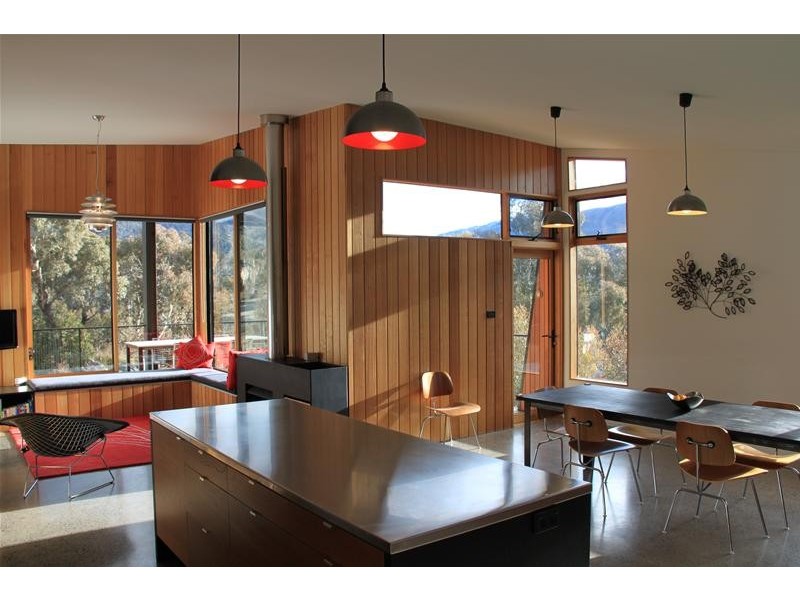 13 Little Thredbo Road, Lake Crackenback Resort Road, Jindabyne NSW 2627