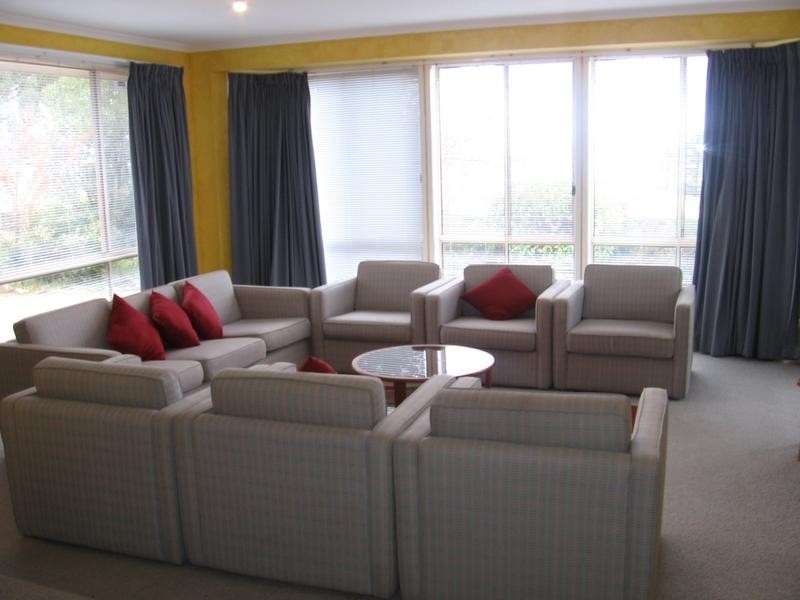 2 Caldwell Close, Jindabyne NSW 2627