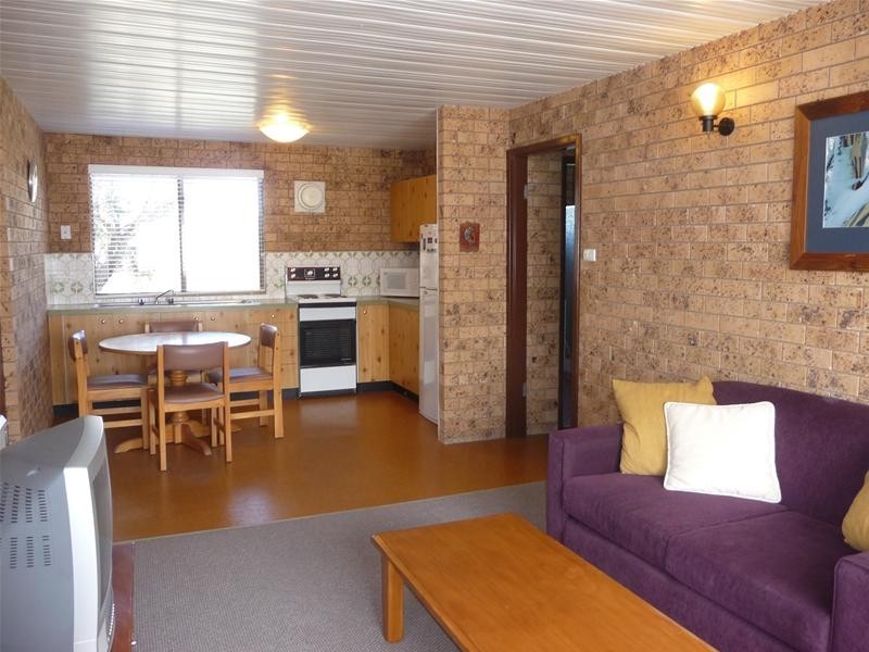 6/12 Cobbon Crescent, Jindabyne NSW 2627