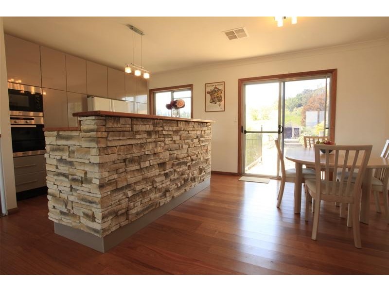 10 Campbell Street, Dalgety NSW 2628