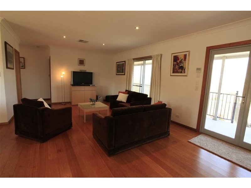 10 Campbell Street, Dalgety NSW 2628