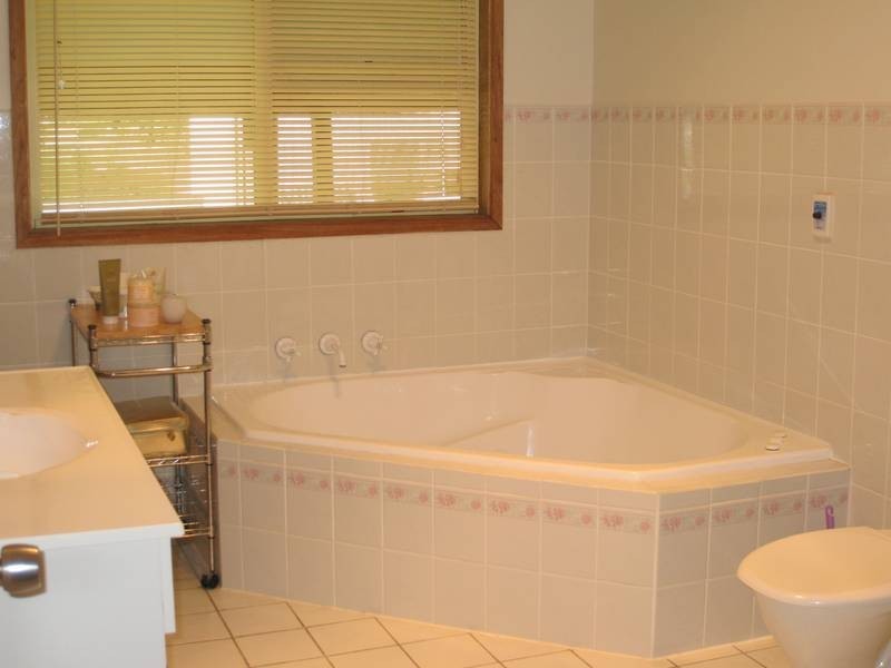 18 Mountain View Road, Jindabyne NSW 2627