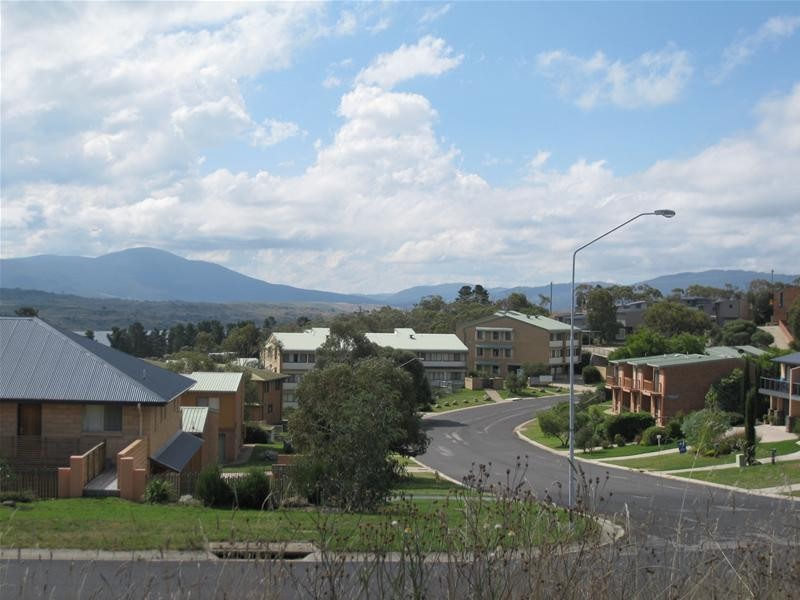 2/13-15 Kirwan Close, Jindabyne NSW 2627
