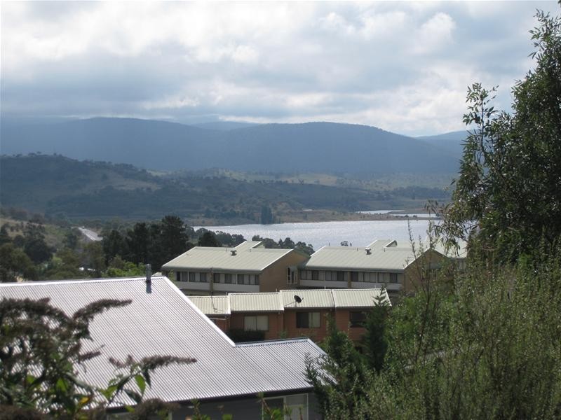 2/13-15 Kirwan Close, Jindabyne NSW 2627