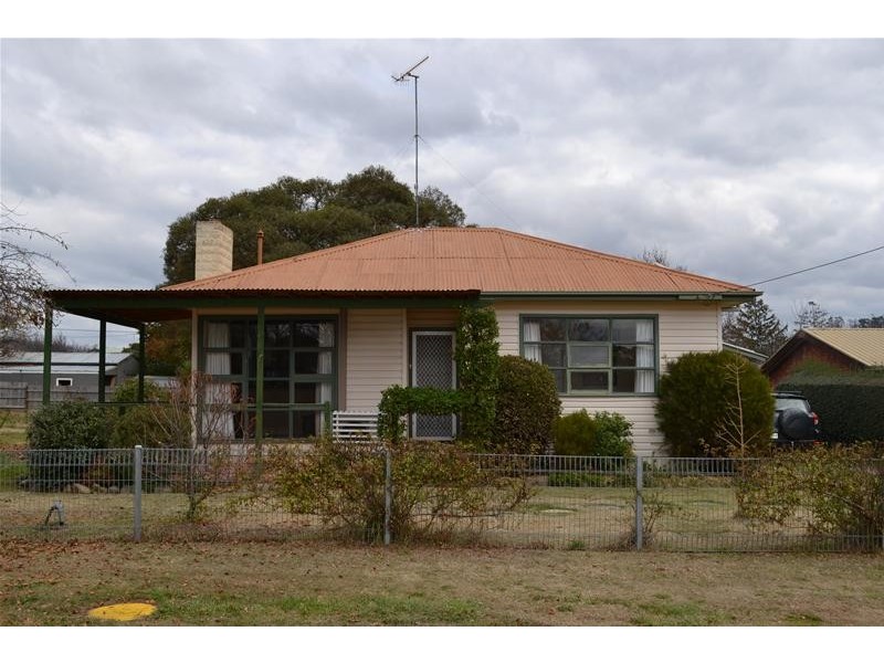 18 Bolton Street, Berridale NSW 2628