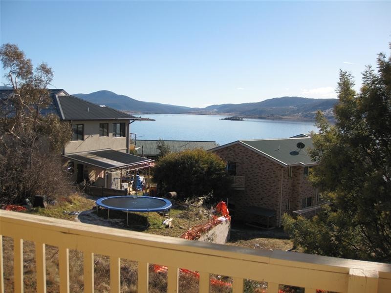 11 Adams Avenue, Jindabyne NSW 2627