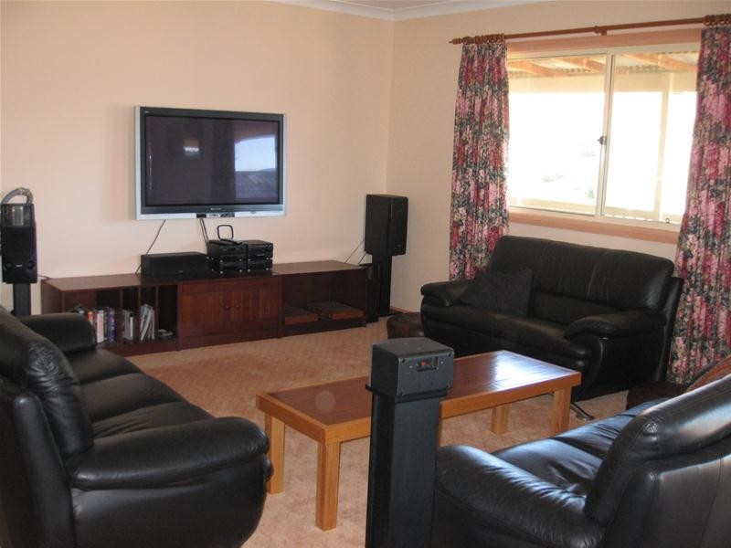 11 Adams Avenue, Jindabyne NSW 2627