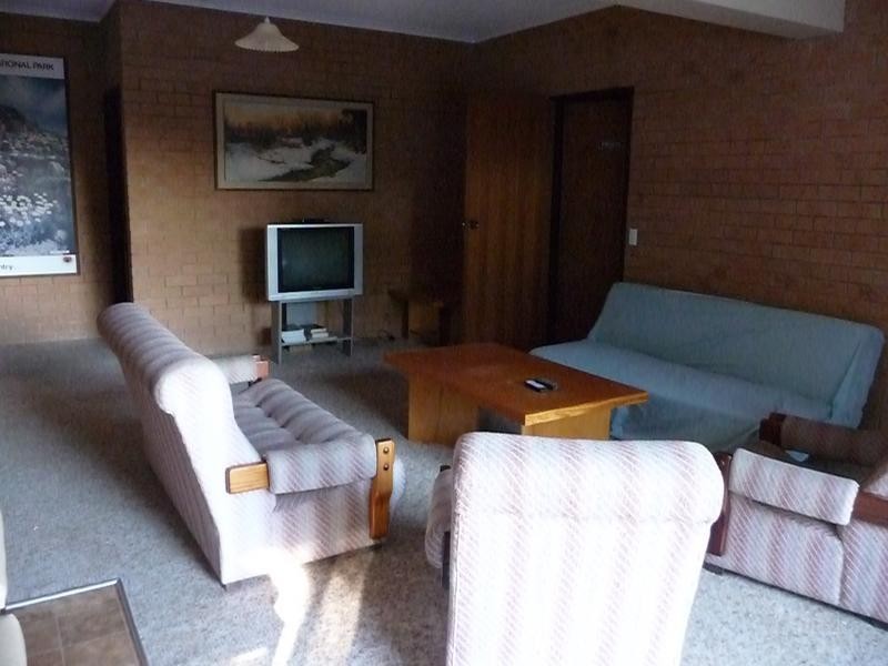 12A Rushes Bay Drive, East Jindabyne NSW 2627
