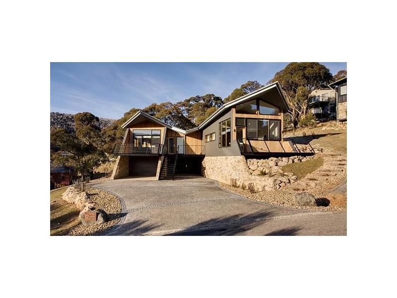 12 Little Thredbo Road, Lake Crackenback, Jindabyne NSW 2627