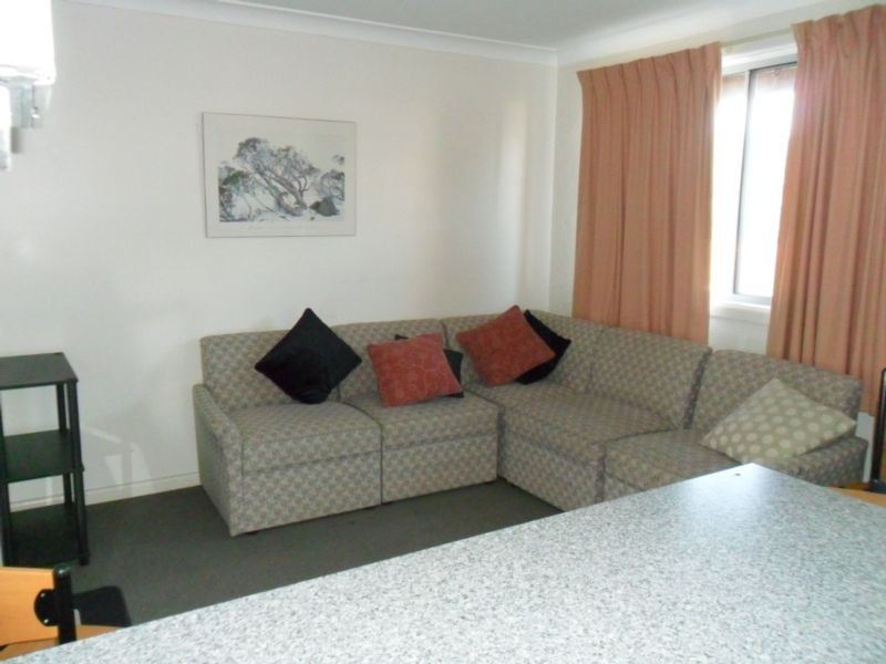 2/29 Cobbon Crescent, Jindabyne NSW 2627