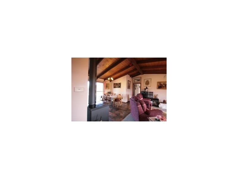 212 West Lynne Road, Jindabyne NSW 2627