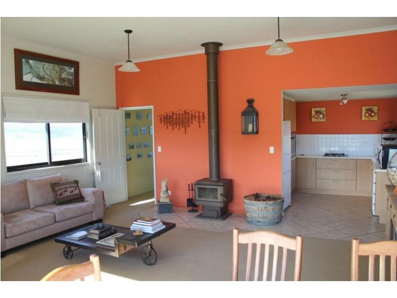 3 Hatchery Bay Road, Jindabyne NSW 2627