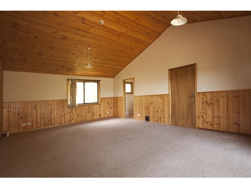 14 Rushes Bay Avenue, East Jindabyne NSW 2627