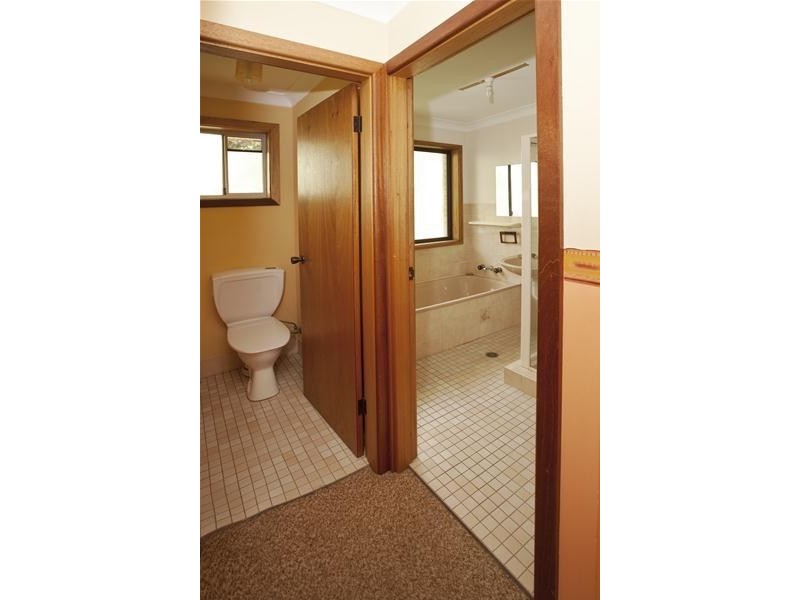 14 Rushes Bay Avenue, East Jindabyne NSW 2627