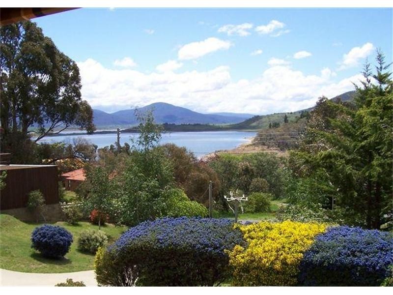 6 Rushes Bay Avenue, East Jindabyne NSW 2627