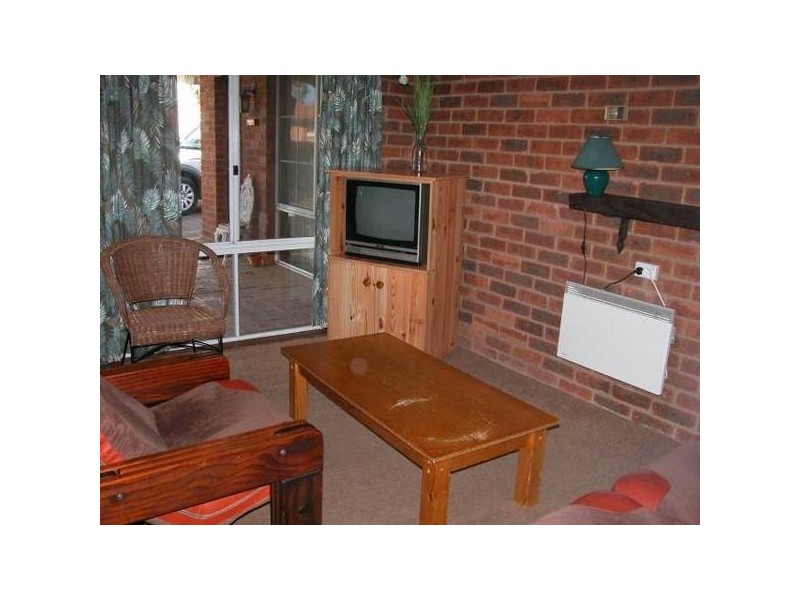 41 Cobbon Cres, Jindabyne NSW 2627