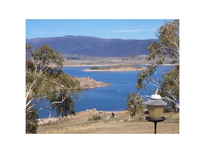 2 Jerrara DRIVE, East Jindabyne NSW 2627