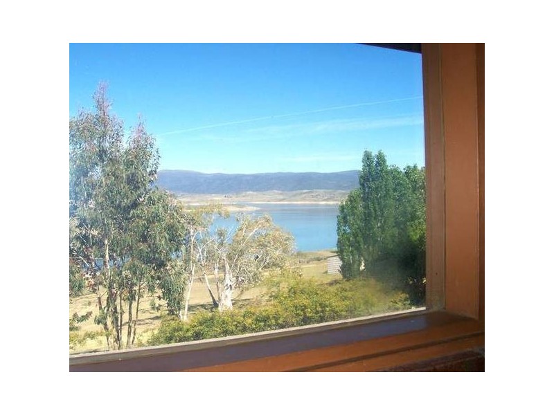 2 Jerrara DRIVE, East Jindabyne NSW 2627