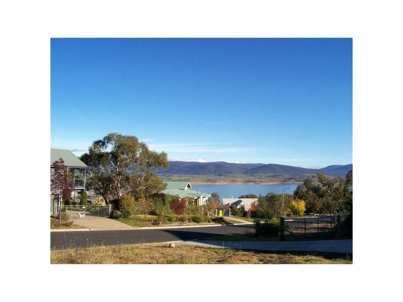 Rainbow Drive, Tyrolean Village, Jindabyne NSW 2627