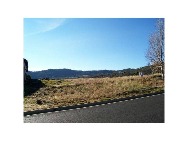 Rainbow Drive, Tyrolean Village, Jindabyne NSW 2627