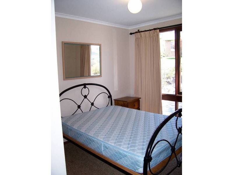 1 Cobbon Cres, Jindabyne NSW 2627