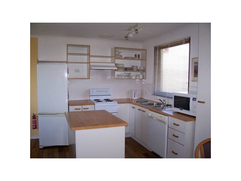 1 Cobbon Cres, Jindabyne NSW 2627