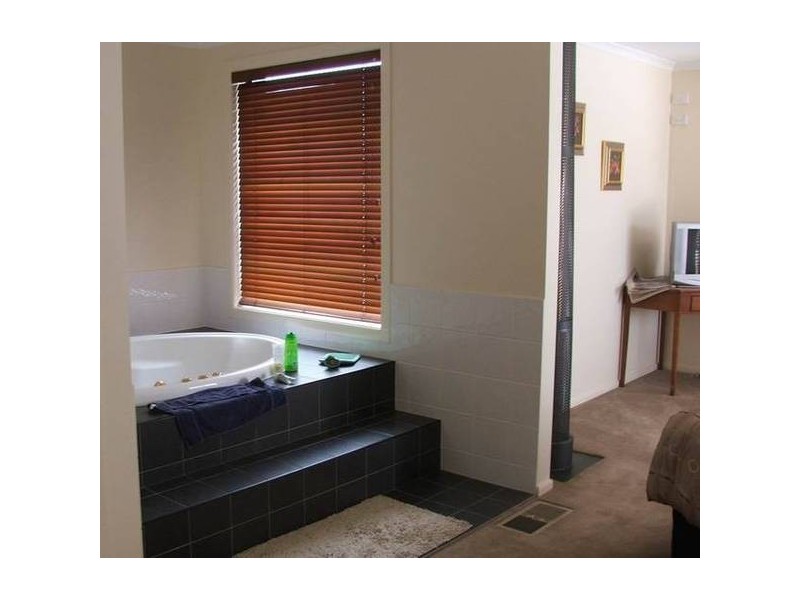 2 Girvan Place, Jindabyne NSW 2627