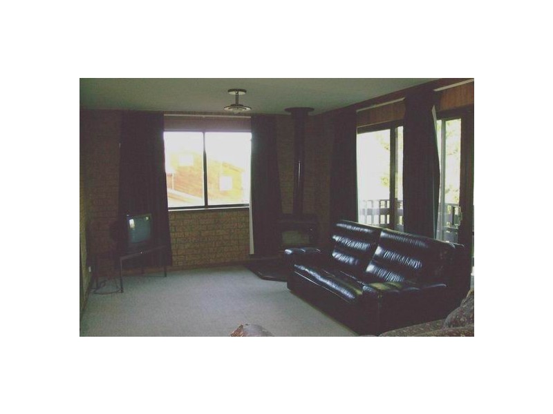 2/16 Cobbon Crescent, Jindabyne NSW 2627