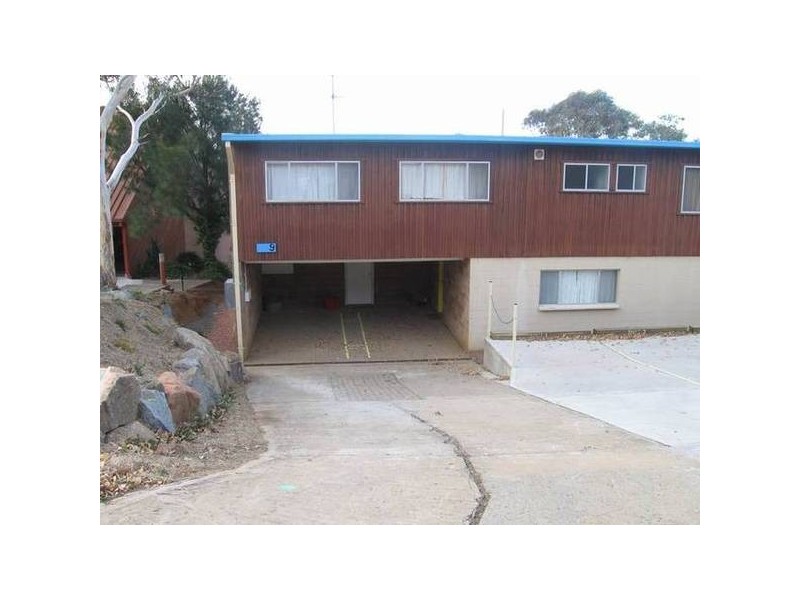 9 Cobbadah St, Jindabyne NSW 2627