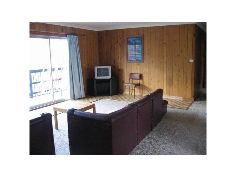 9 Cobbadah St, Jindabyne NSW 2627