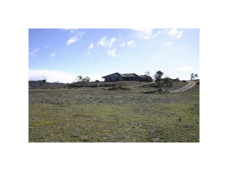 10 Mowamba Way Cobbin Estate, Jindabyne NSW 2627