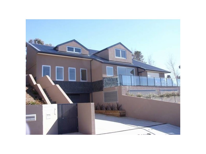 3/2 Cobbon Cres, Jindabyne NSW 2627