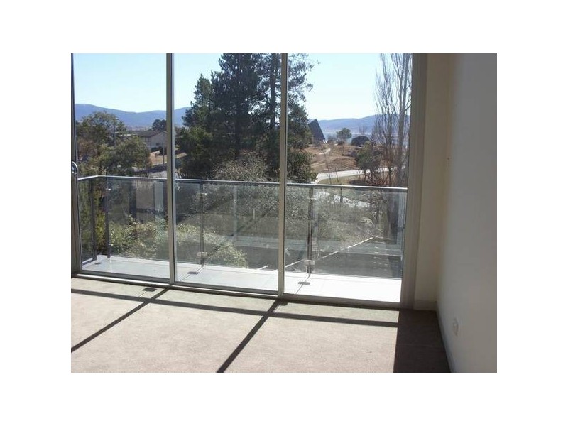 3/2 Cobbon Cres, Jindabyne NSW 2627