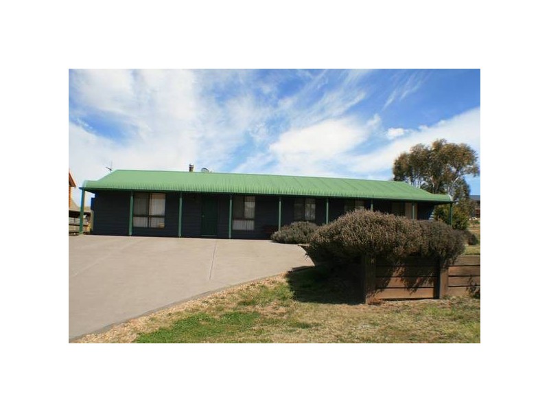 28 Mitchell Cct, Jindabyne NSW 2627